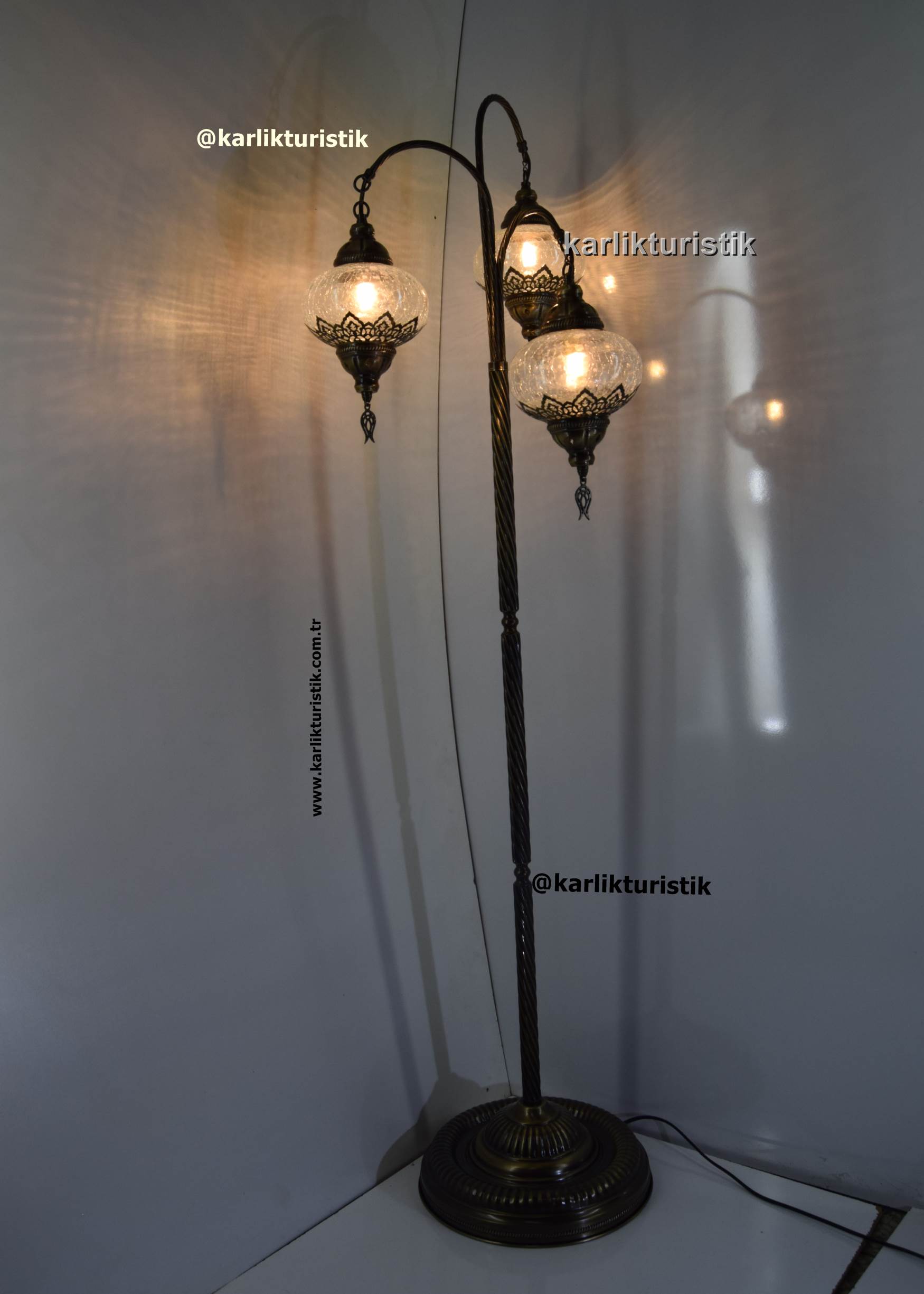 Elegant Touch, Stylish Floor Lamp with Handcrafted Details, Classic and Aesthetic, Decorative Lighting Solution, The Magic of Natural Light, Vintage Style Floor Lamp97