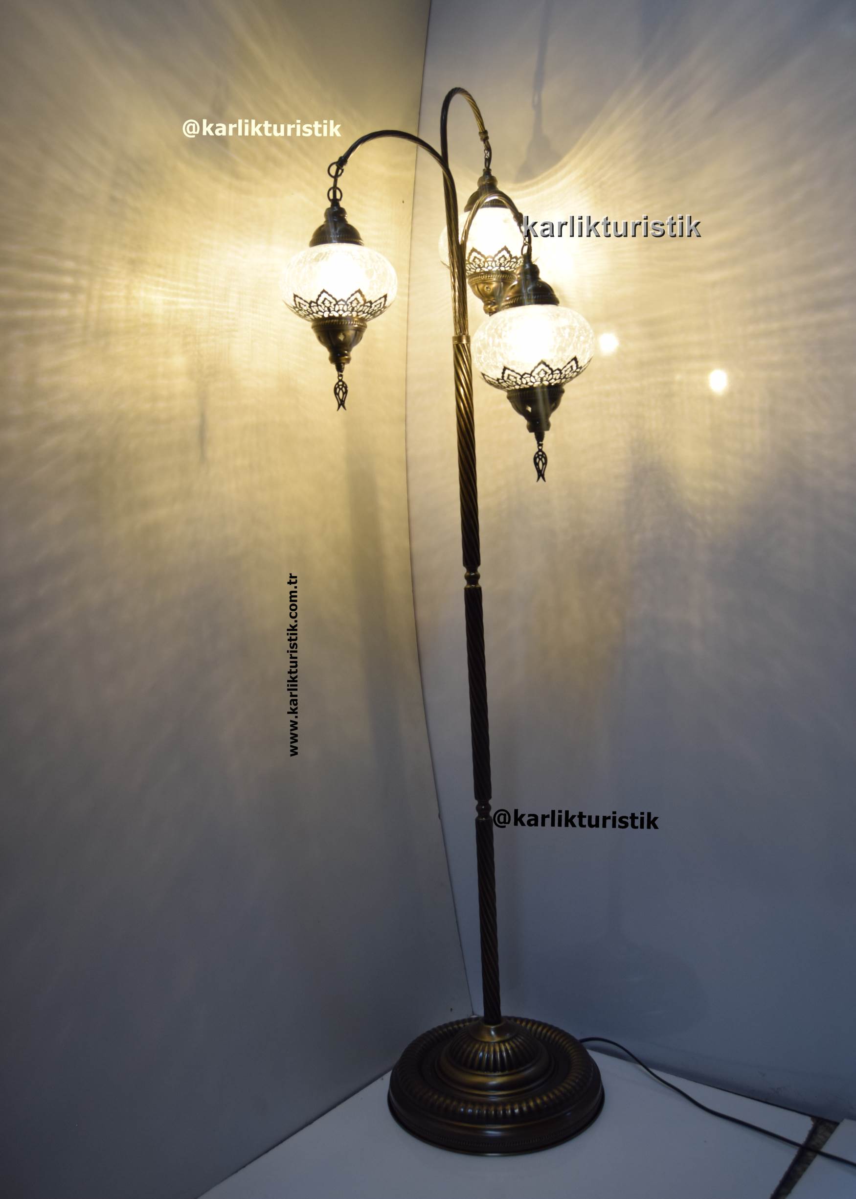 Elegant Touch, Stylish Floor Lamp with Handcrafted Details, Classic and Aesthetic, Decorative Lighting Solution, The Magic of Natural Light, Vintage Style Floor Lamp98