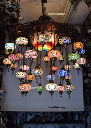 Ekstra Büyük ,Rengarenk Camlı , Mozaik Avize - 34 Camlı, Ortası 50cm Bombe Sarkıt Lamba 